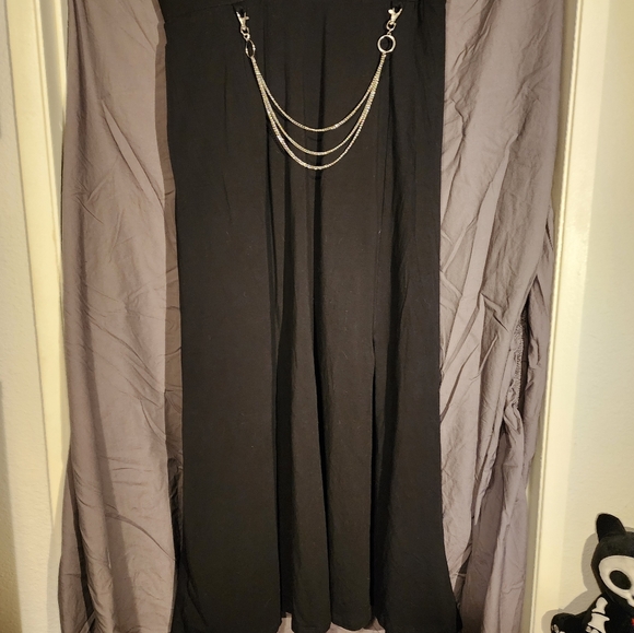 Hot Topic maxi skirt with side slits Size XXXL - Picture 4 of 6